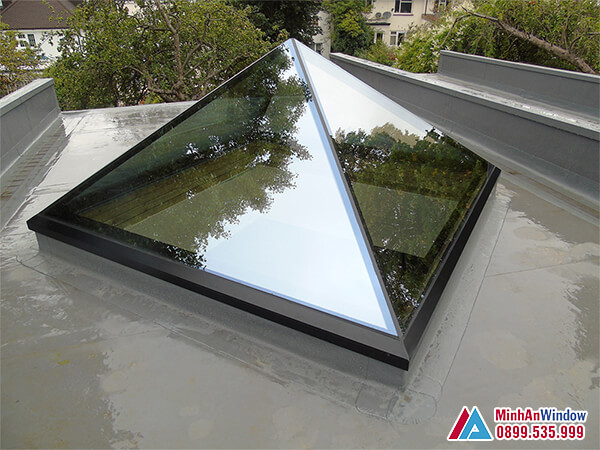 Mái kính cường lực giếng trời khung nhôm cao cấp - minh an window đã thi công Mái kính cường lực giếng trời khung nhôm cao cấp - Minh An Window đã thi công