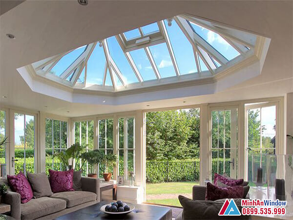 Mái kính giếng trời lấy sáng cho phòng khách - minh an window đã thi công Mái kính giếng trời lấy sáng cho phòng khách - Minh An Window đã thi công