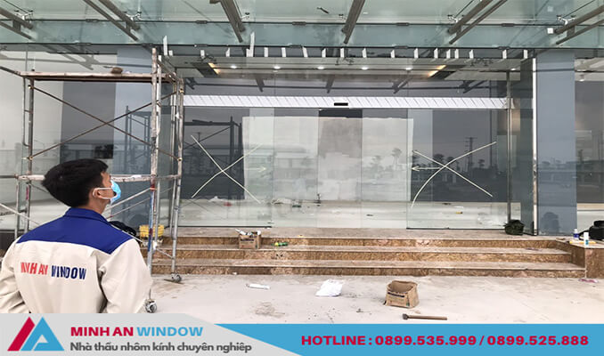 Nhân viên Minh An Window đã lắp đặt hoàn thành mẫu Cửa tự động tại Sơn La