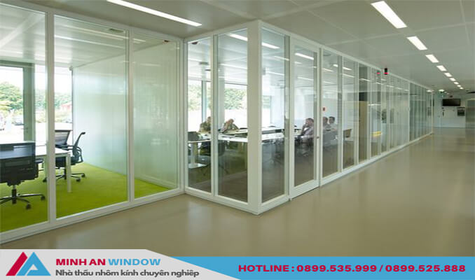 Mẫu Vách kính khung nhôm cao cấp phổ biến cho các văn phòng - Minh An Window đã thi công