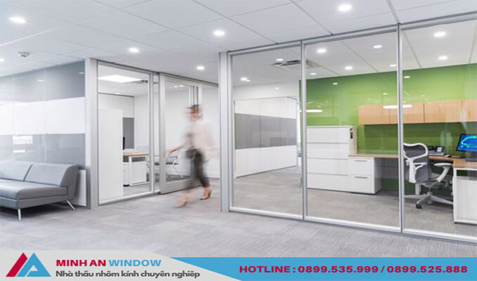 Mẫu Vách kính khung nhôm màu trắng cho các văn phòng lớn - Minh An Window đã thi công