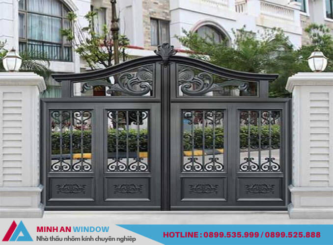 Mẫu cửa cổng sắt 2 cánh - Minh An Window thiết kế và lắp đặt cho nhà biệt thự liền kề