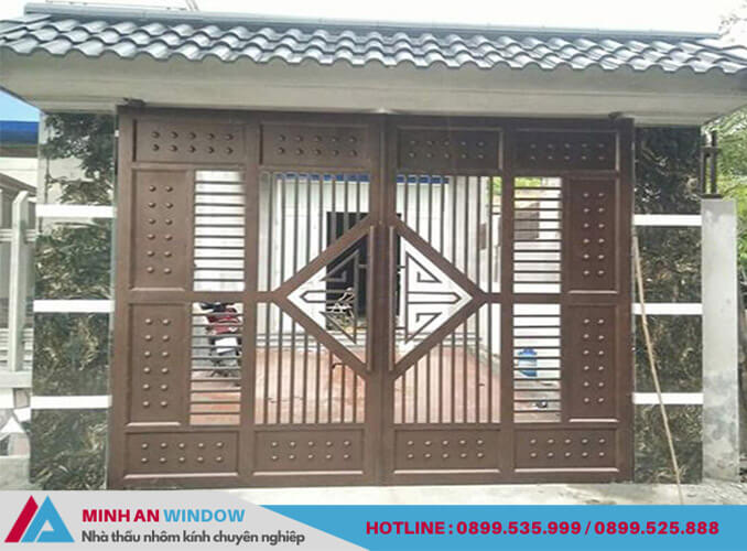 Minh An Window thiết kế, lắp đặt mẫu cửa cổng tự động Italia cho nhà ở tại huyện Ứng Hòa (Hà Nội)