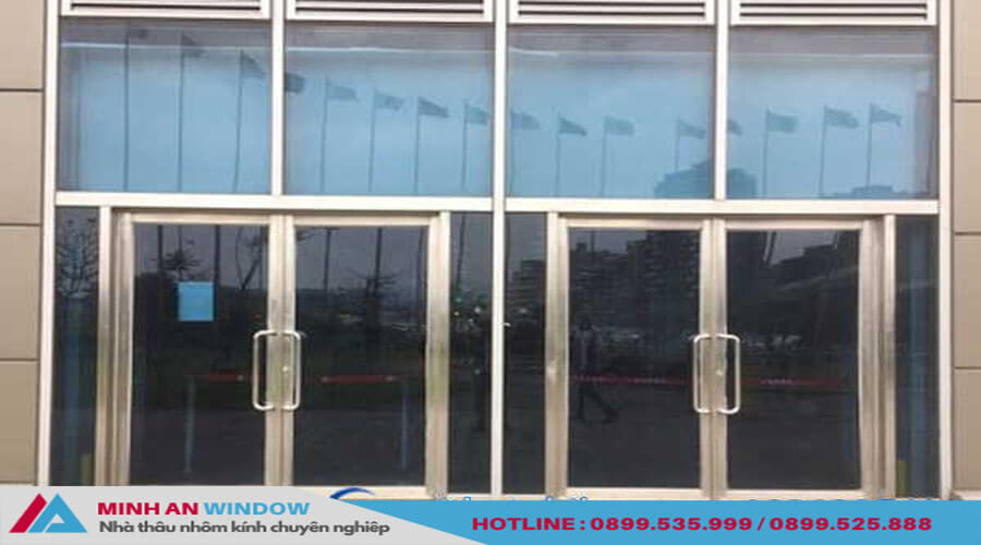 Quy trình tư vấn và lắp đặt cửa kính cường lực khung inox tại Minh An Window