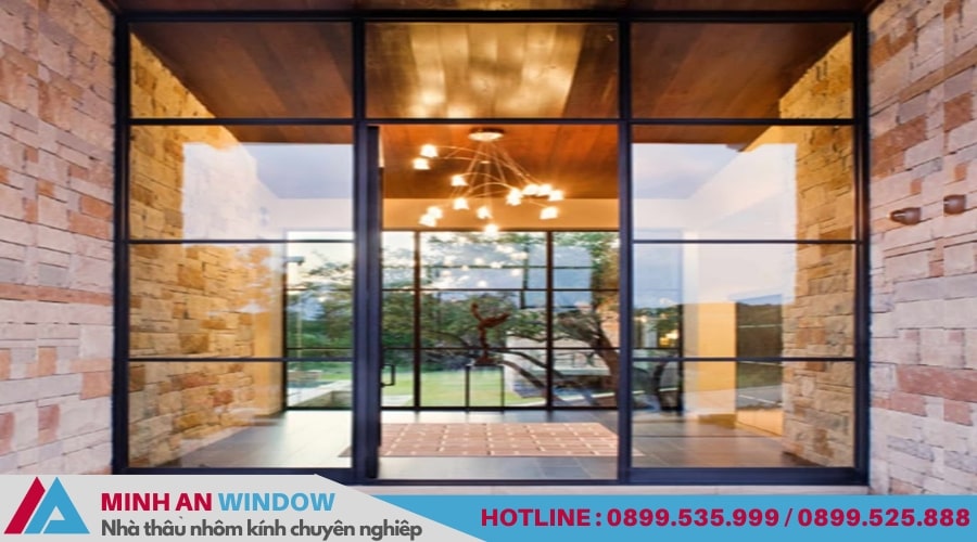 Mẫu cửa kính cường lực khung sắt sơn tĩnh điện - Mẫu số 06