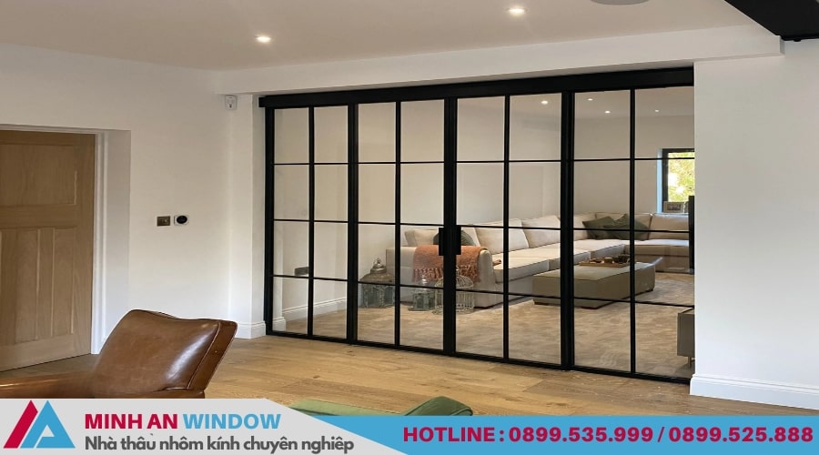 Mẫu cửa kính cường lực khung sắt sơn tĩnh điện - Mẫu số 12