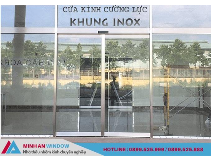 Mẫu Cửa kính khung inox chất lượng cao - Minh An Window lắp đặt cho phòng giao dịch tại Thanh Oai (Hà Nội)