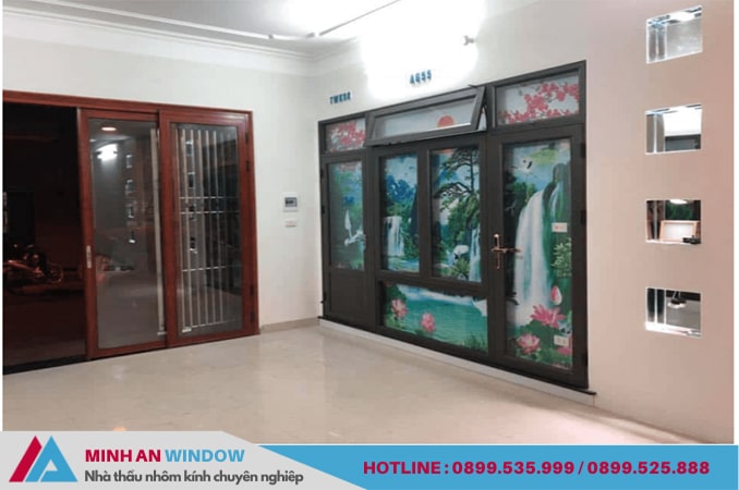 Phòng khách sử dụng các mẫu cửa nhôm vân gỗ đẹp Phòng khách sử dụng các mẫu cửa nhôm vân gỗ đẹp