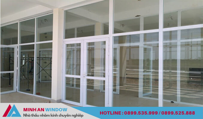 Minh An Window lắp đặt cửa nhôm kính cho nhà ở bảo vệ tại khu công nghiệp Lễ Môn