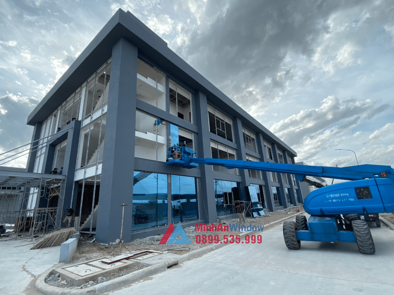 Minh an window lắp đặt cửa nhôm kính mở xếp trượt và vách kính cho nhà máy tại như thanh - thanh hóa Minh An Window lắp đặt cửa nhôm kính mở xếp trượt và vách kính cho nhà máy tại Như Thanh - Thanh Hóa