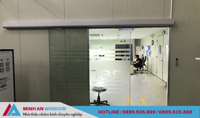 Mẫu cửa trượt tự động 1 cánh - Minh An Window lắp đặt cho văn phòng công ty