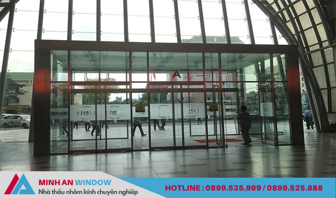 Mẫu cửa tự động Minh An Window lắp đặt tại các sảnh công ty lớn Mẫu cửa tự động Minh An Window lắp đặt tại các sảnh công ty lớn
