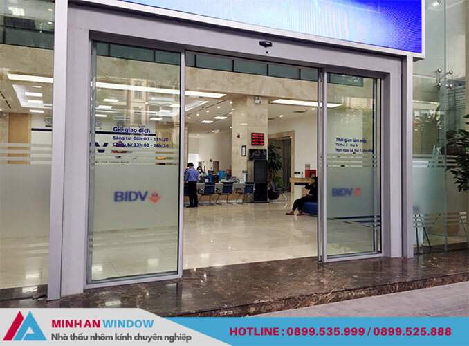 Mẫu cửa tự động Woosung - Minh An Window lắp đặt cho văn phòng giao dich của ngân hàng BIDV