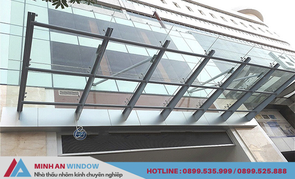 Mái kính khung sắt cao cấp mẫu đẹp nhất năm 2021 - Minh An Window đã thi công