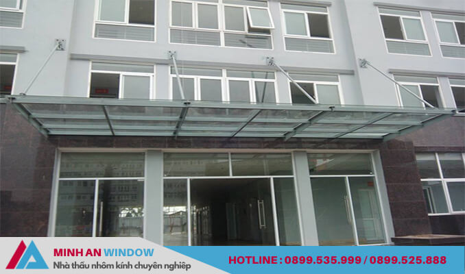 Mẫu mái kính Minh An Window lắp đặt cho phòng giao dịch tại Lạng Sơn
