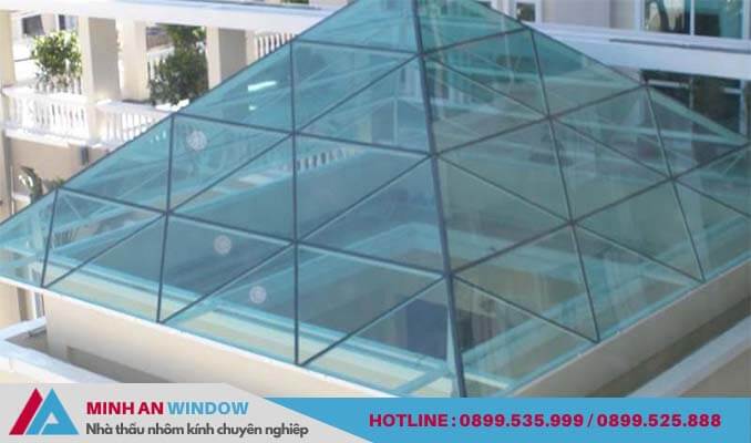 Mẫu mái kính cường lực giếng trời do Minh An Window lắp đặt