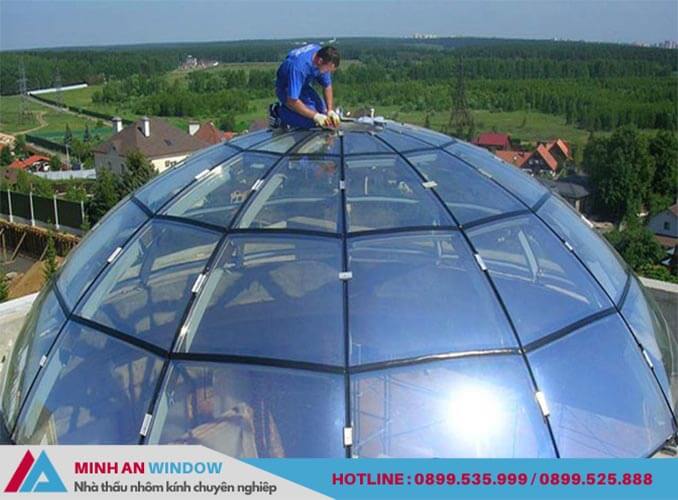 Mẫu mái vòm kính giếng trời được sử dụng nhiều trong các công trình nhà ở