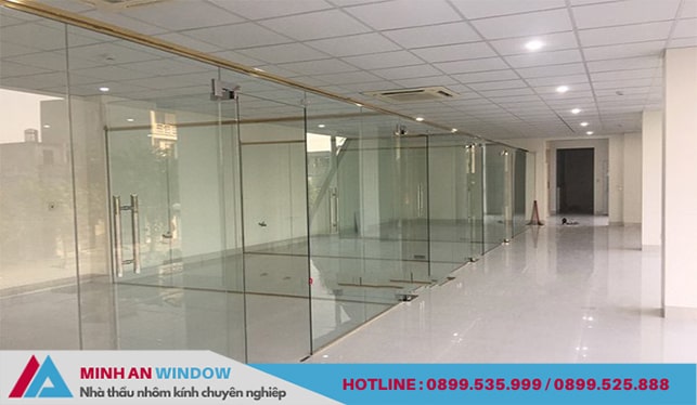 Cửa kính , vách kính cường lực cho văn phòng làm việc Cửa kính , vách kính cường lực cho văn phòng làm việc