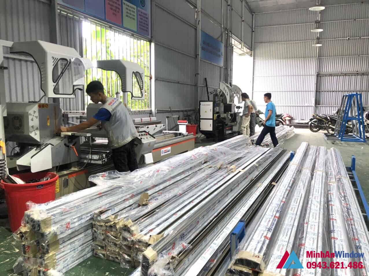 Lắp đặt cửa nhôm kính tại quận bắc từ liêm - hà nội 9 Xưởng sản xuất của Minh An Window với đội ngũ nhân viên có tay nghề cao