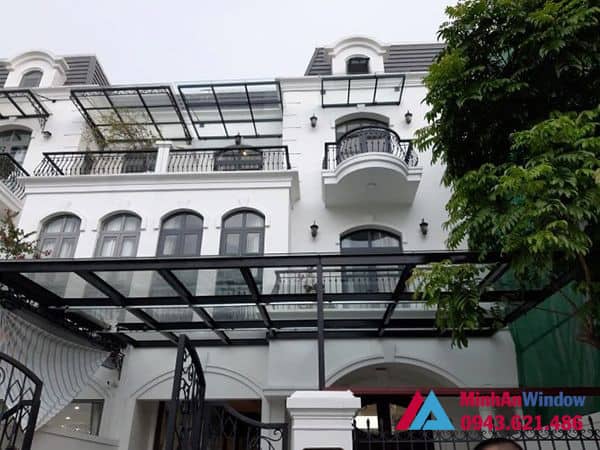 Mẫu mái kính Minh An Window lắp đặt cho nhà biệt thự tại huyện Hoài Đức