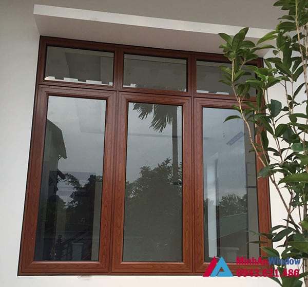 Mẫu cửa sổ nhôm kính 3 cánh màu vân gỗ Minh An Window lắp đặt cho khách hàng tại huyện Mỹ Đức