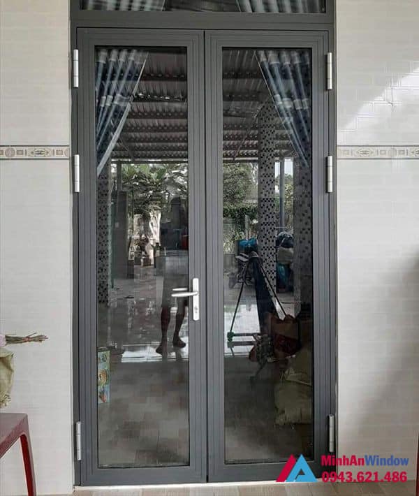Mẫu cửa đi nhôm kính 2 cánh Minh An Window lắp đặt cho khách hàng tại huyện Thường Tín