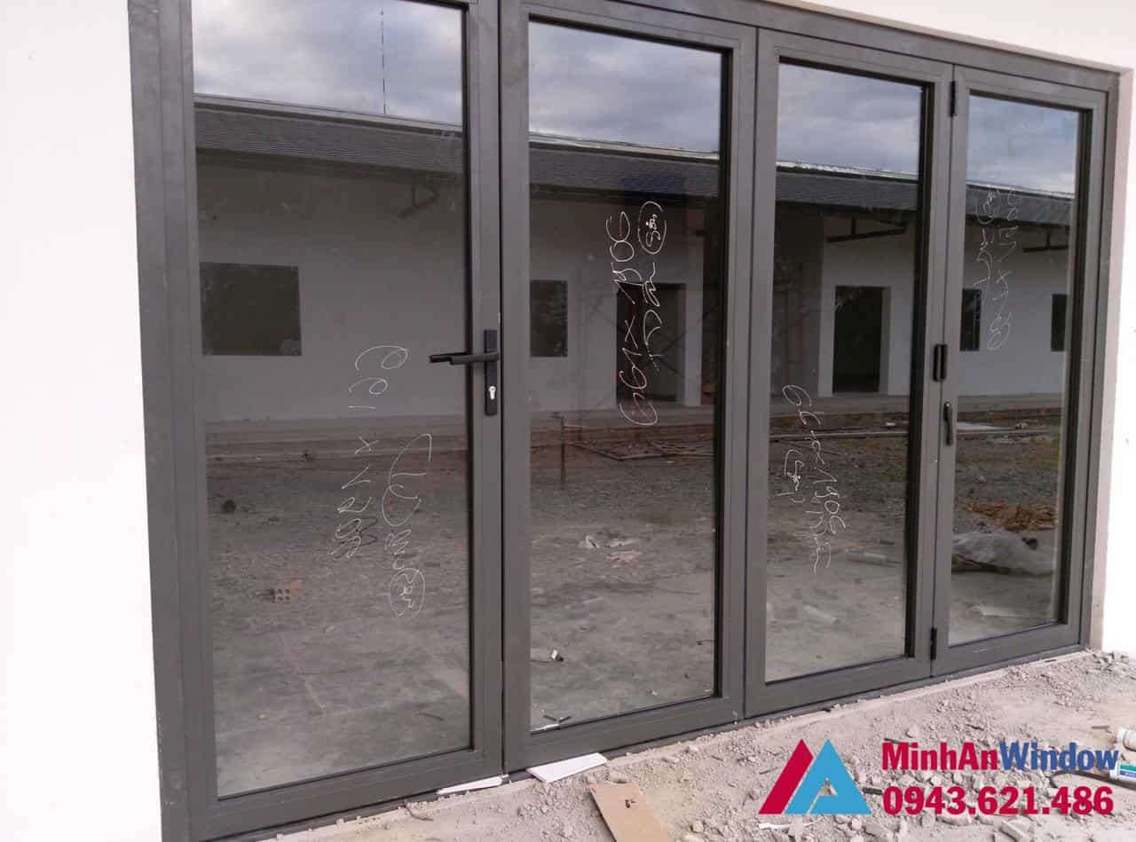 Mẫu cửa nhôm kính mở quay 4 cánh Minh An Window lắp đặt tại KCN Thăng Long - Hà Nội
