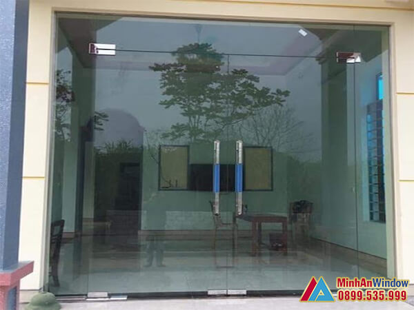 Cửa kính thủy lực 2 cánh phổ biến tại Hà Nội - Minh An Window đã thi công