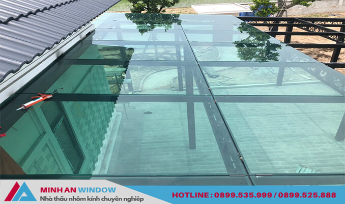 Mái kính cường lực kính an toàn màu xanh sang trọng Minh An Window đã thi công tại huyện Hoài Đức Mái kính cường lực kính an toàn màu xanh sang trọng Minh An Window đã thi công tại huyện Hoài Đức