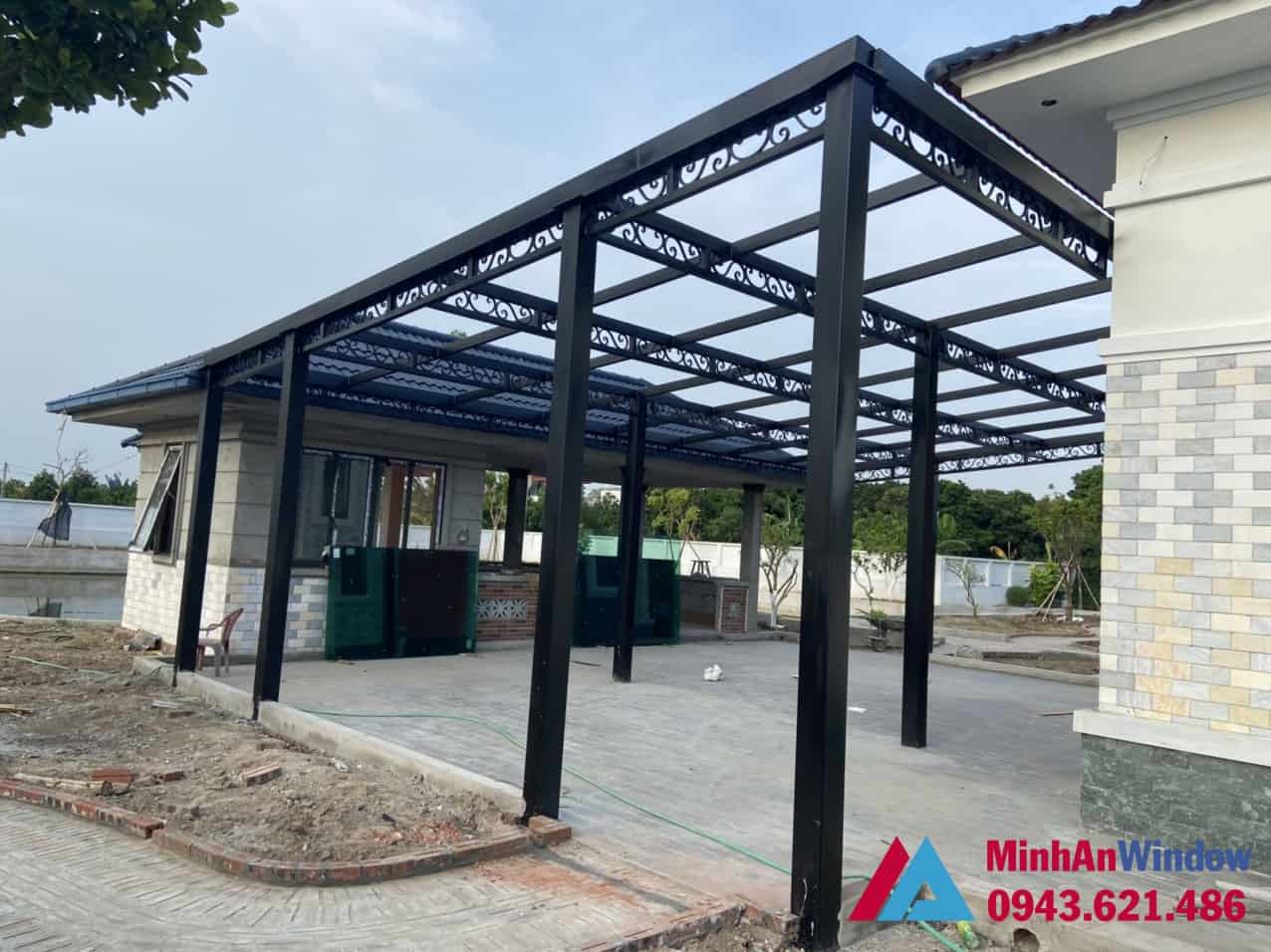 Mẫu mái kính nghệ thuật Minh An Window lắp đặt tại Sóc Sơn