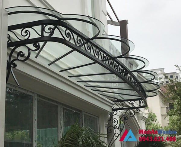 Mẫu mái kính khung sắt nghệ thuật Minh An Window lắp đặt cho khách hàng tại huyện Thường Tín