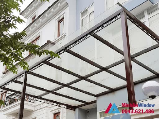 Mẫu mái kính khung sắt Minh An Window lắp đặt cho khách hàng tại quận Tây Hồ