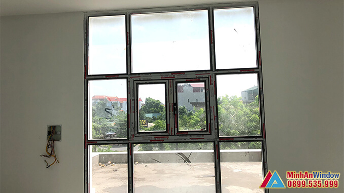 Mẫu cửa sổ nhôm kính chia ô Minh An Window lắp đặt cho khu công nghiệp Hoàn Sơn