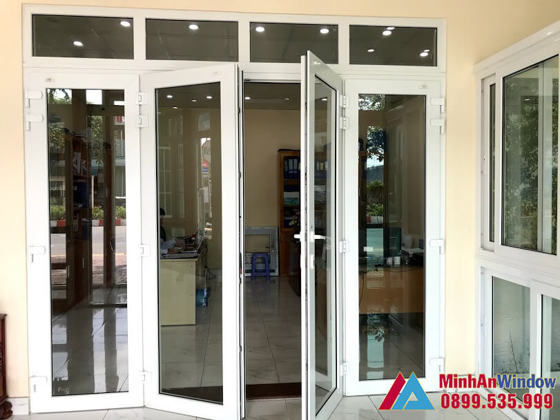 Mẫu cửa nhôm kính 4 cánh mở quay do Minh An Window lắp đặt