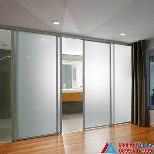 Vách kính phun cát mờ lắp đặt cho phòng tắm