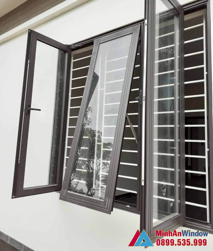 Cửa sổ nhôm kính kết hợp với khung bằng inox