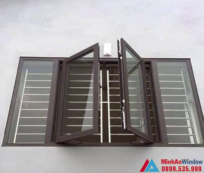 Mẫu cửa sổ 4 cánh khung inox