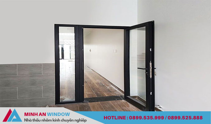 Minh An Window thiết kế và lắp đặt kiểu cửa phòng ngủ mở quay kết hợp với vách kính