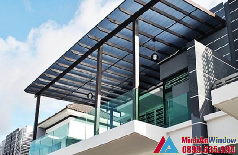 Mái kính biệt thự bền đẹp kết hợp khung sắt- Minh An Window thi công và lắp đặt