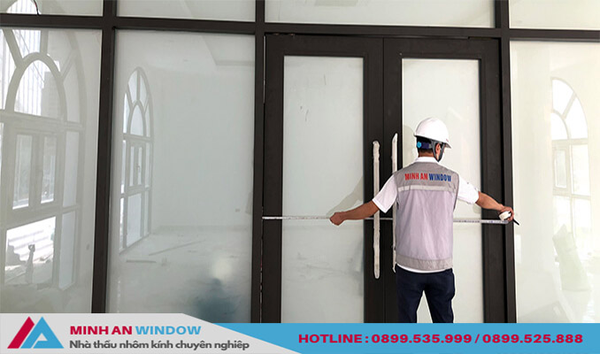 Các trình lắp đặt Cửa nhôm kính tại KCN Qué Võ, Bắc Ninh - Minh An Window đã thi công