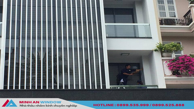 Mẫu Lam nhôm chắn nắng cho nhà phố khu đô thị Văn Phú - Minh An Window đã thì công