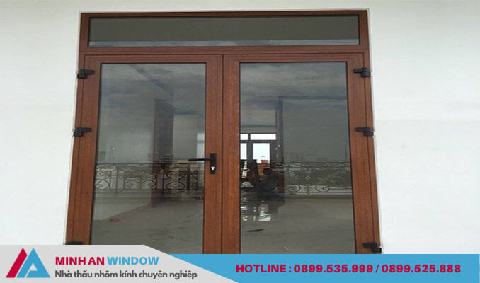 Mẫu cửa 2 cánh màu vân gỗ bền đẹp Mẫu cửa 2 cánh màu vân gỗ bền đẹp