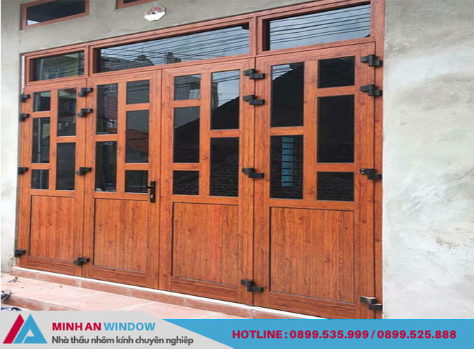 Mẫu cửa đi nhôm kính 4 cánh vân gỗ - Minh An Window thiết kế và lắp đặt 