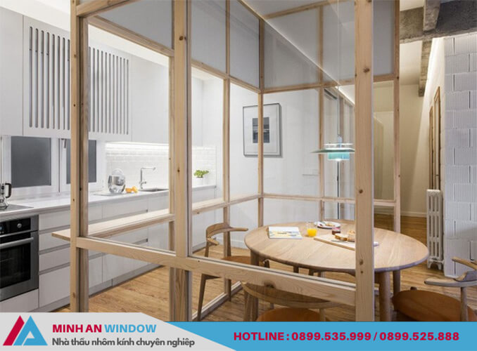 Mẫu vách kính khung gỗ - Minh An Window thiết kế và lắp đặt cho không gian quán cà phê