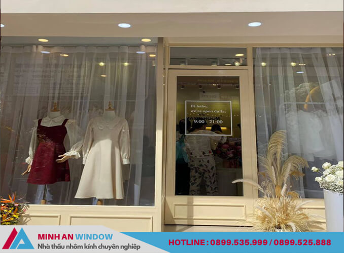 Minh An Window lắp đặt cửa kính shop thời trang tại Hải Phòng - Hà Nội