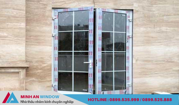 Mẫu cửa sổ nhôm kính 2 cánh mở quay - Minh An Window thiết kế và lắp đặt