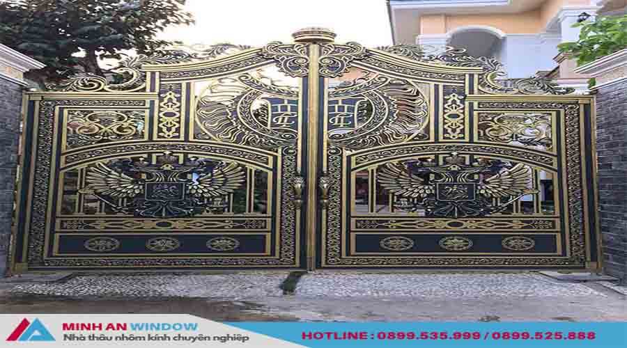 Mẫu Cửa cổng nhôm đúc hổ và đại bàng cho các biệt thự cao cấp tại Hà Nội