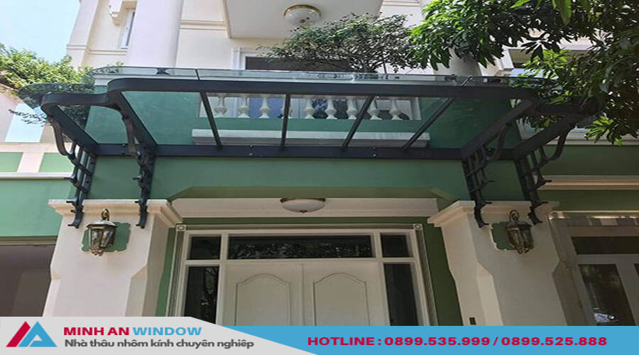 Minh An Window lắp đặt mái kính nghệ thuật cho nhà phố.