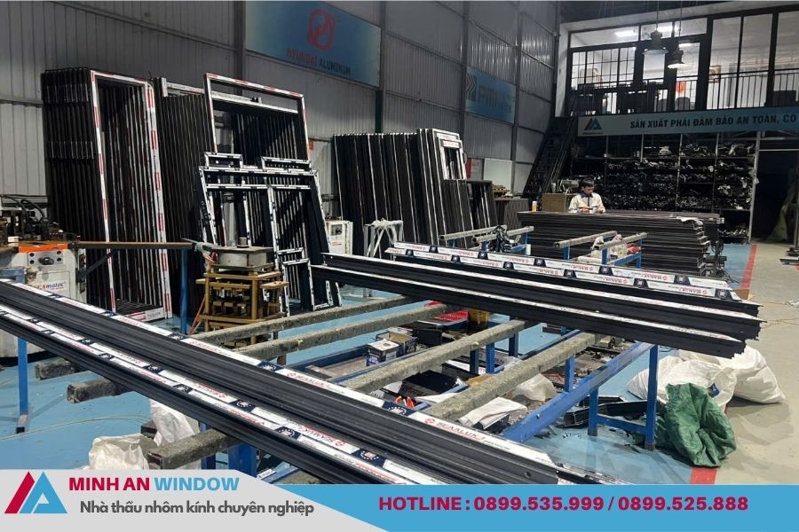 Quy trình gia công nhôm kính chuyên nghiệp