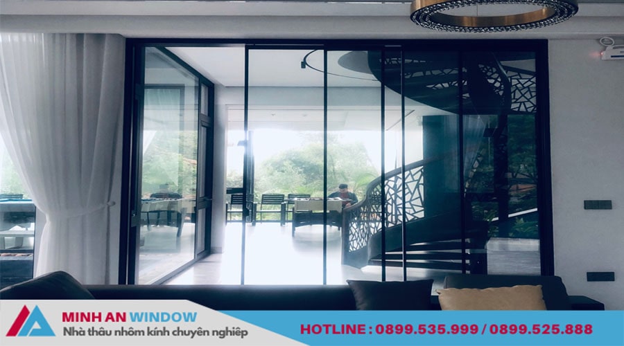 Cửa nhôm Slim Minh An Window lắp đặt tại Villa Tam Đảo hướng nhìn cầu thang